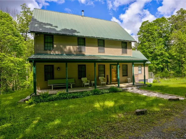 891 River Rd, Lake Luzerne, NY 12846