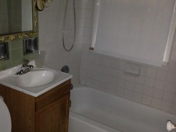 4th image of 830 Bedford Ave