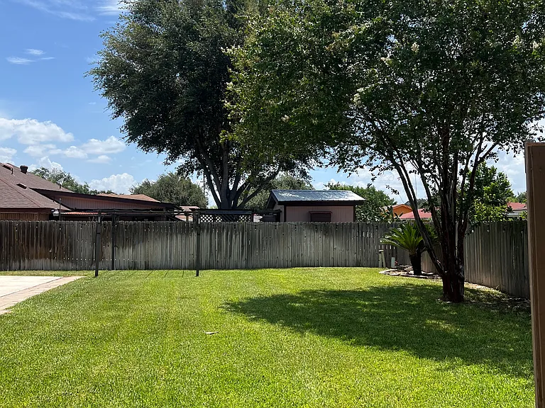 3313 Kiwi St — Photo 3