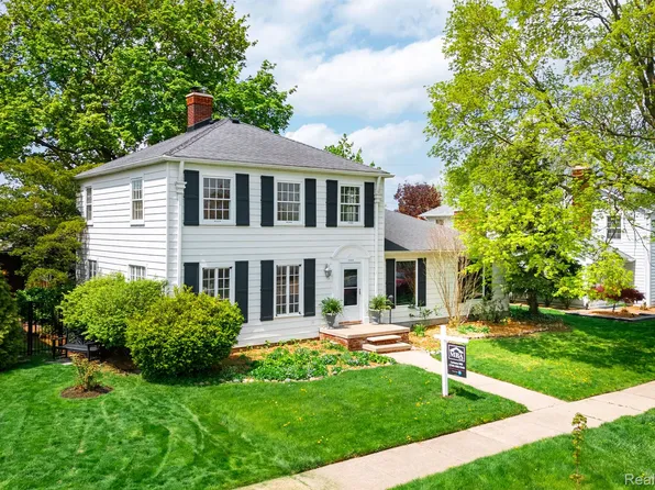 2462 Riverside Dr, Trenton, MI 48183