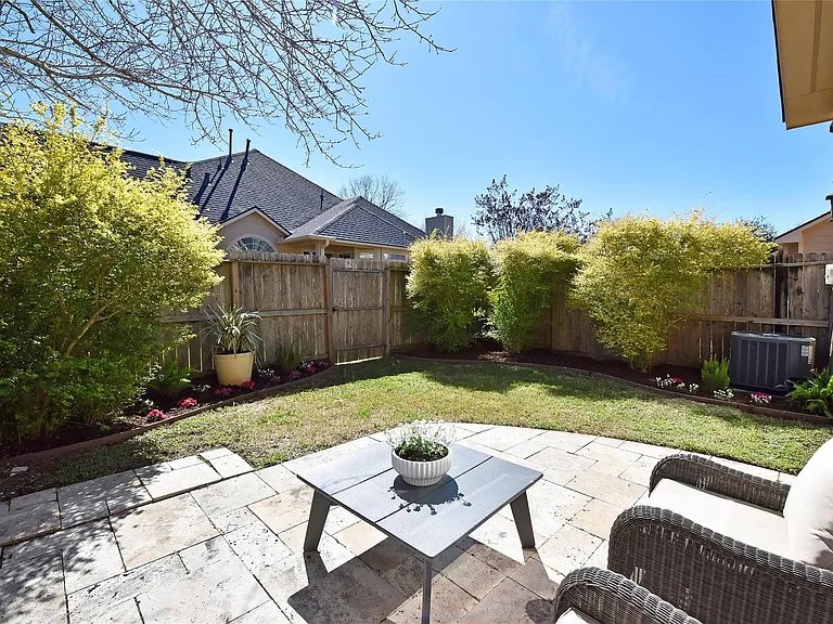 8814 Silent Willow Ln — Photo 29