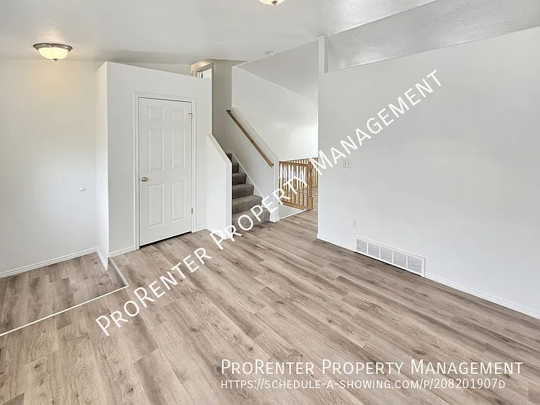 4409 S 900 W — Photo 4