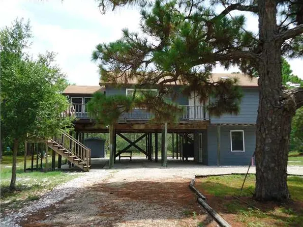 1048 W Bay Shore Dr, Eastpoint, FL 32328