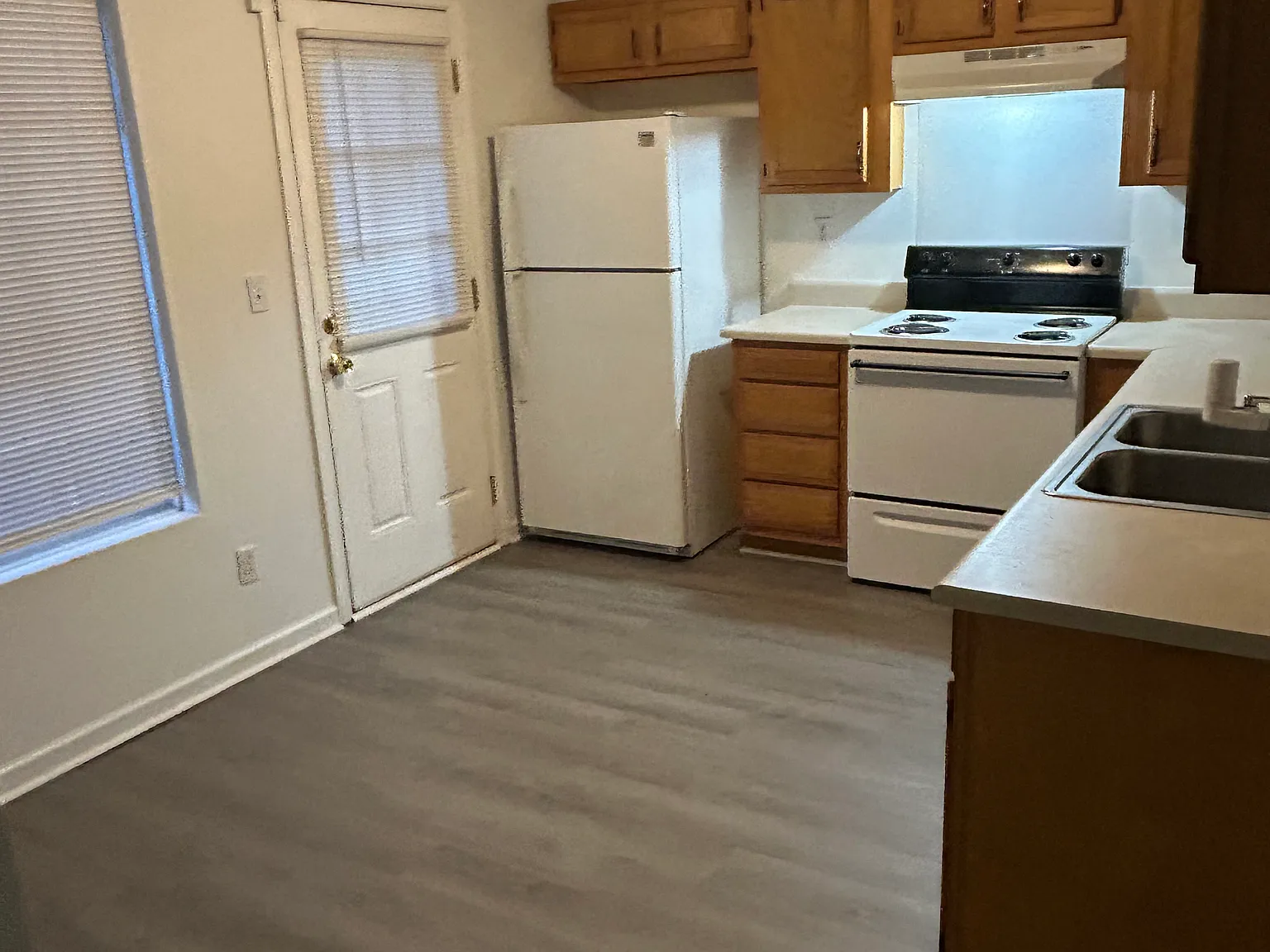 3 bed, 1500 sqft, $1,300 — Photo 3