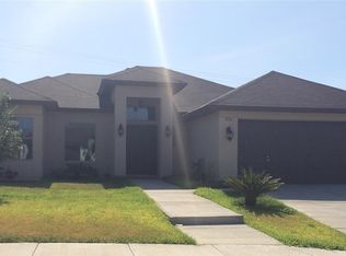 416 Royal Oaks St, Laredo, TX 78043