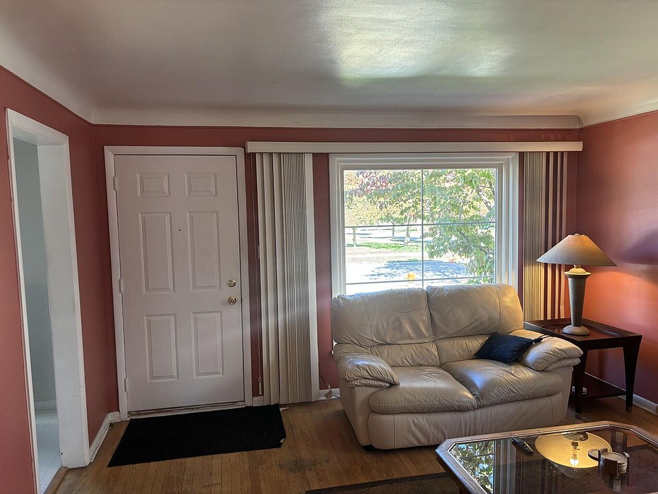 411 Leroy Ave, photo 4
