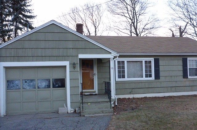 1st image of 10 Casavan Ave
