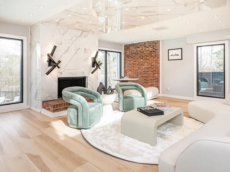EDITION Apartment Homes — Photo 8