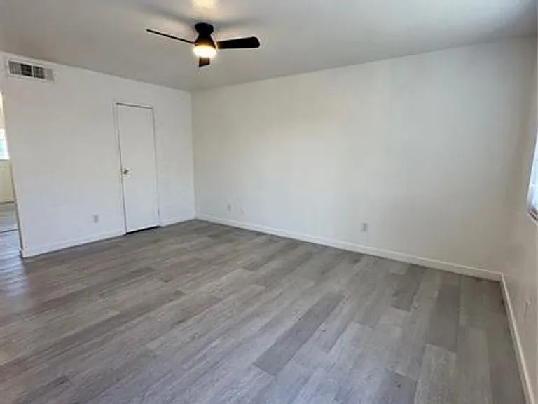 4920 Stanley Ave — Photo 27