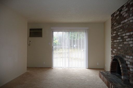 3rd image of 2724 Barcelona Cir