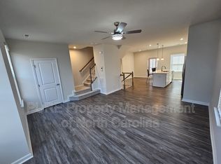1323 Ashbury St, Charlotte, NC 28216