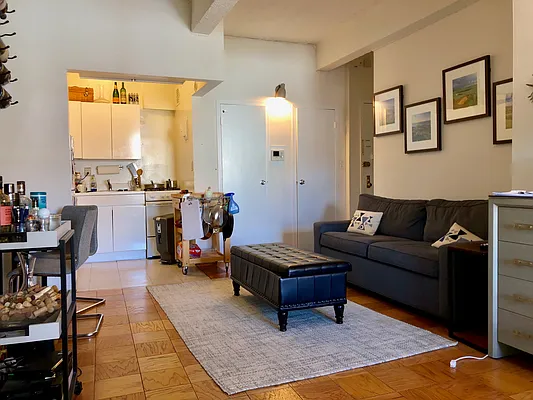 Rented by Douglas Elliman | media 14