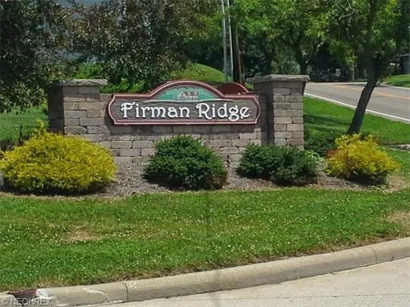 1010 Firman Dr SW, Sugarcreek, OH 44681