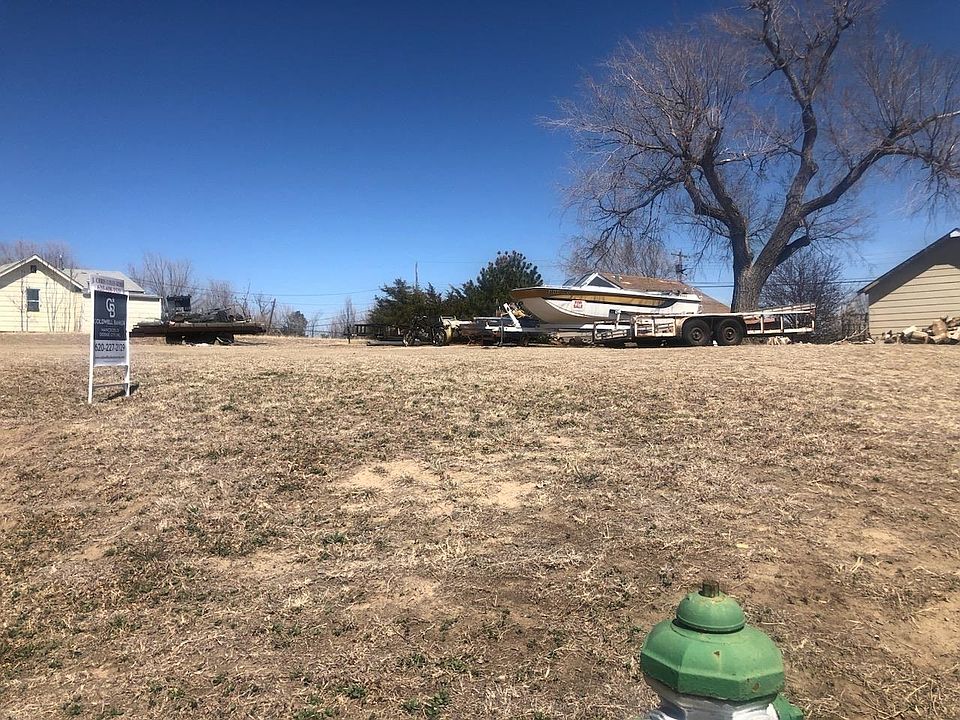 1st image of 800 Hillcrest Dr