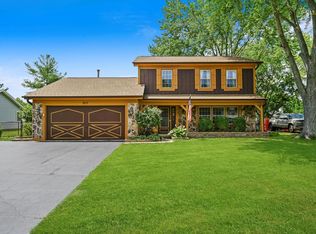 815 Red Coach Ln, Algonquin, IL