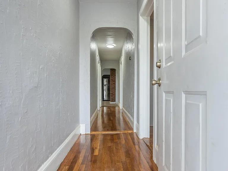 39 Perry St #1 — Photo 6
