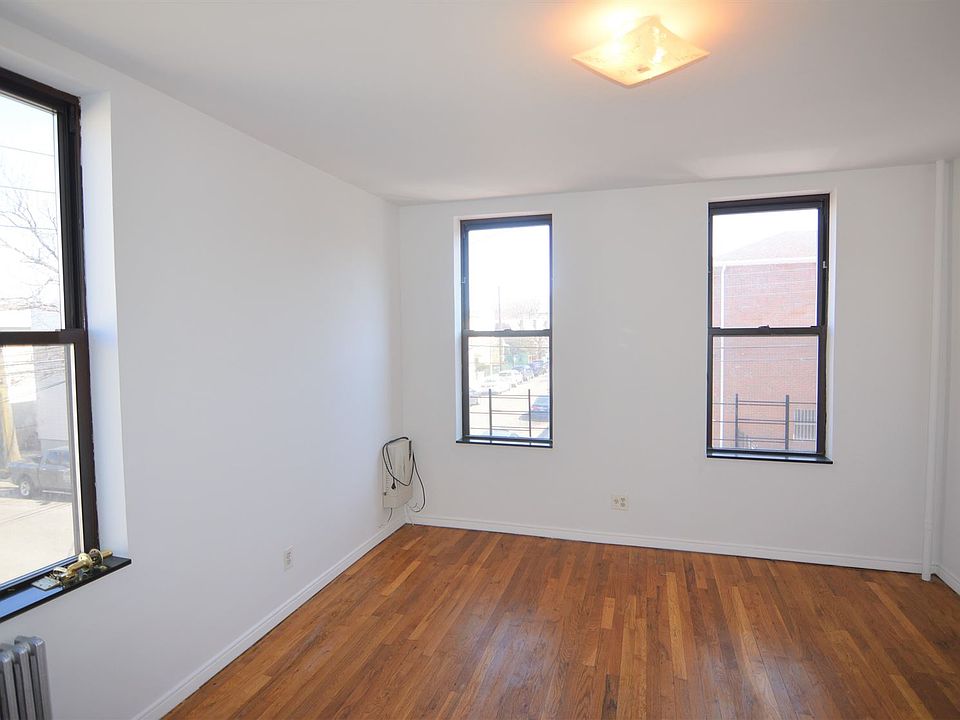 maspeth LVRM