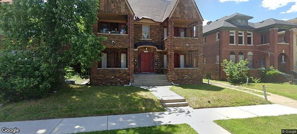 3235 W Grand St #2W