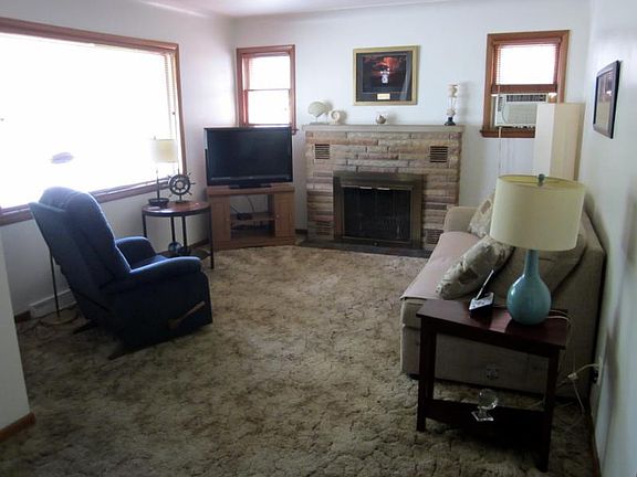 2nd image of 119 Bartlett St