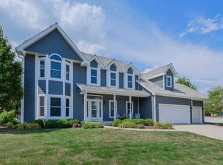 2400 Inverness Ct, Aurora, IL 60504