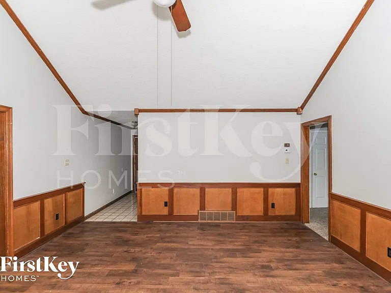 3083 Dumbeath Rd — Photo 2