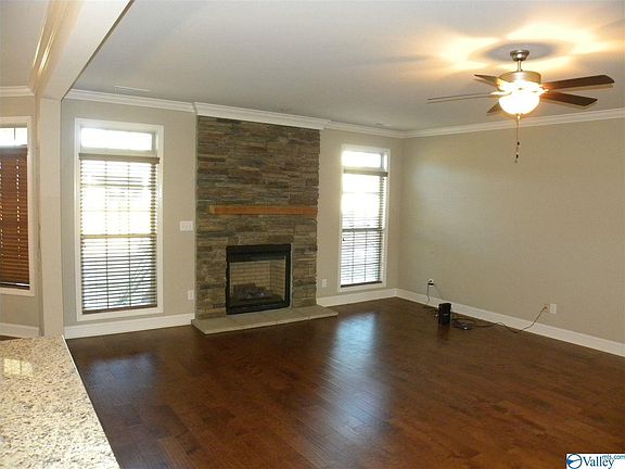5th image of 408 Creekwater Cir NW
