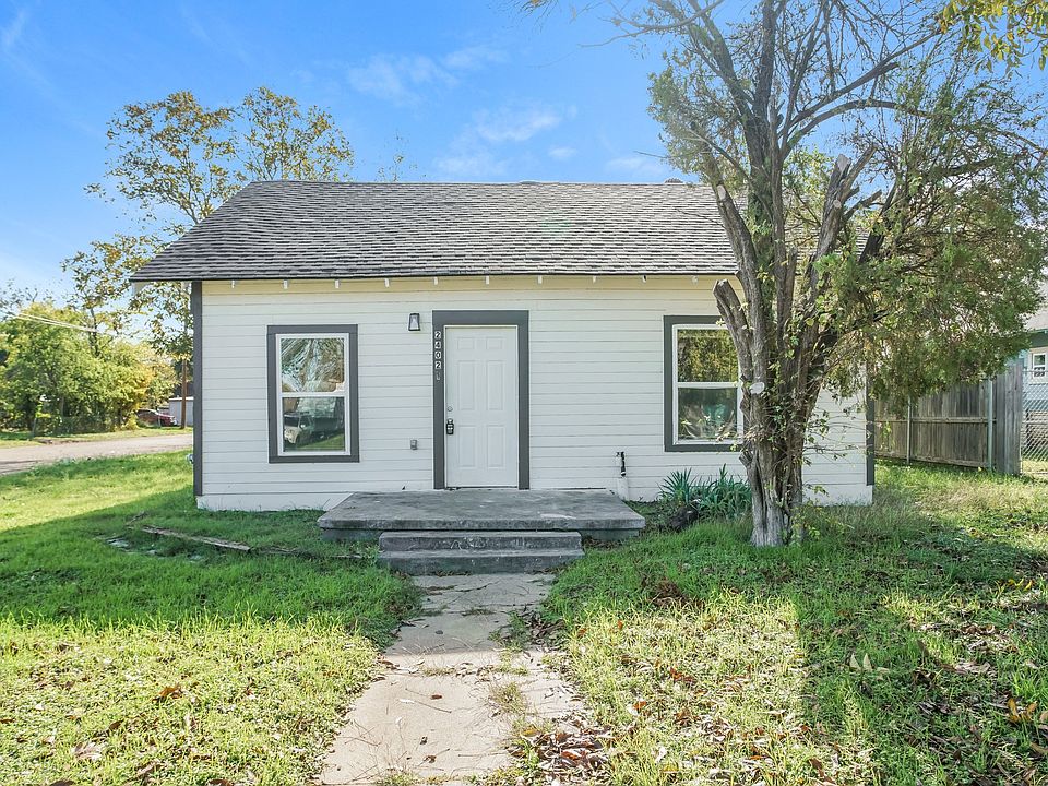 1st image of 2402 Summer Ave