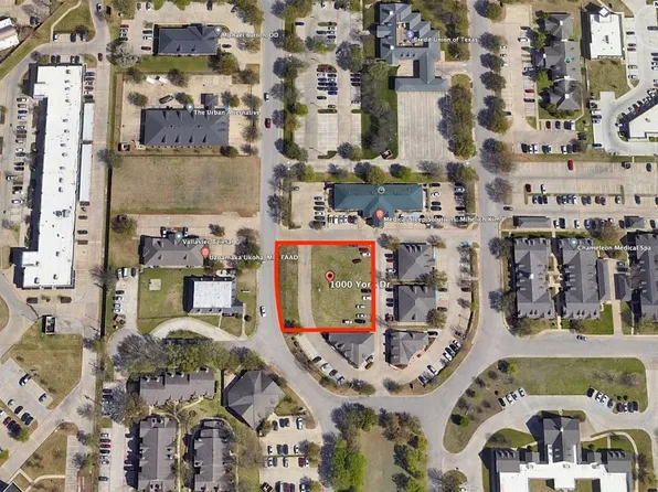 1000 York Dr, Desoto, TX 75115