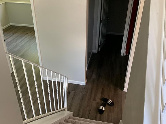 2nd image of 785 Woodside Dr