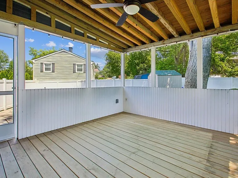 3801 Denfeld Ave — Photo 10
