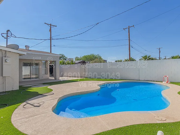 1332 N 71st St — Photo 36