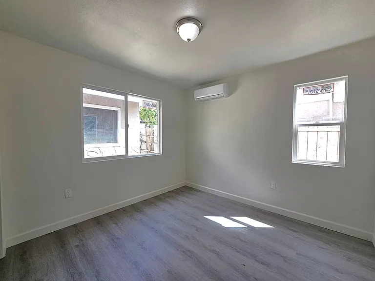 2000 El Sereno Ave — Photo 13