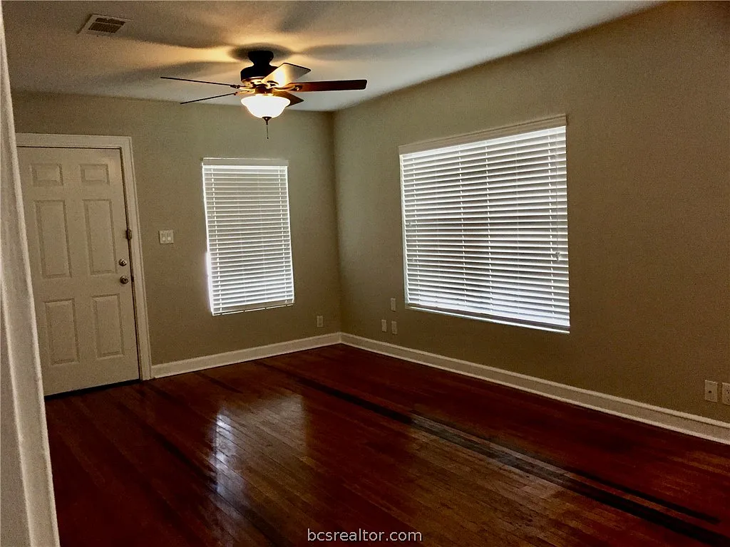 3 bed, 1.5 bath, 1243 sqft, $1,695 — Photo 2