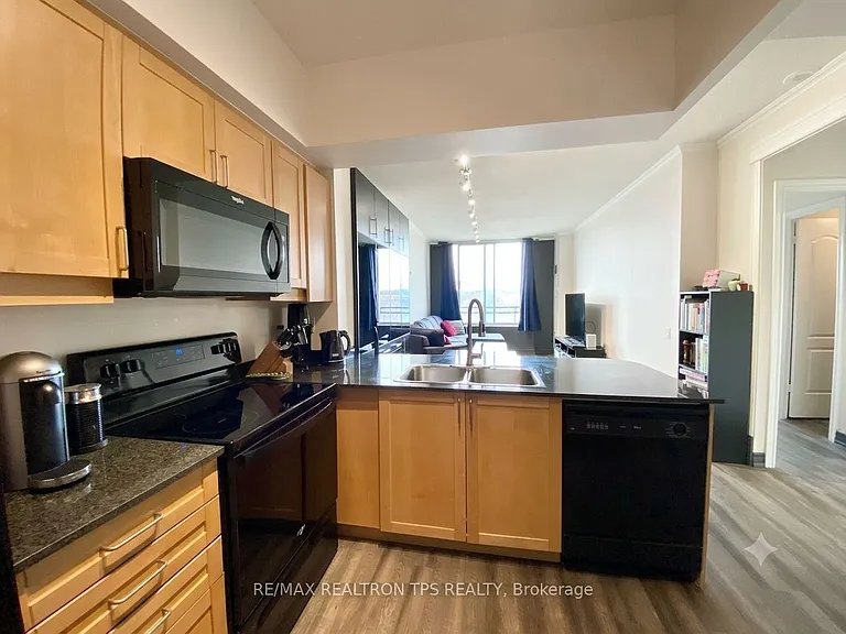18 William Carson Cres #Penthouse 903 — Photo 6