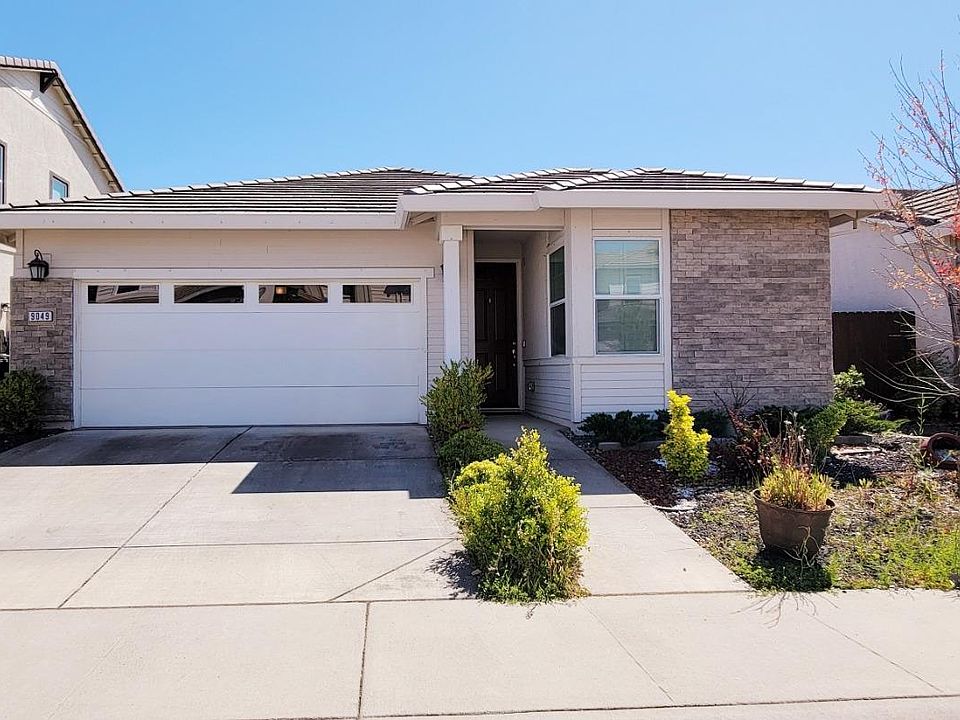 1st image of 9049 Hourglass Cir