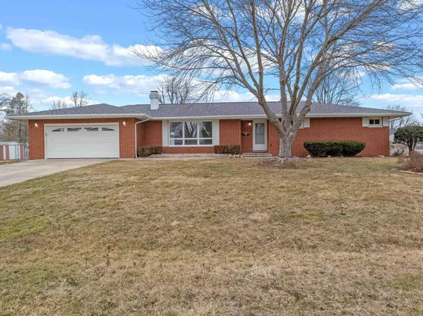 701 W Spruce St, Chatham, IL 62629