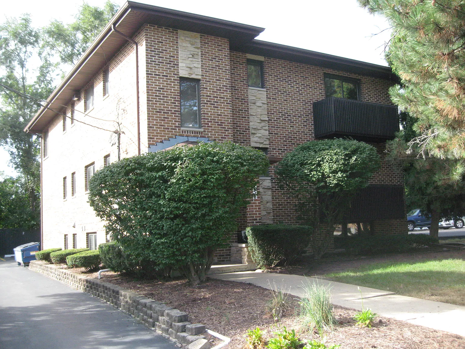 2 bed, 1178 sqft, $1,950 — Photo 2