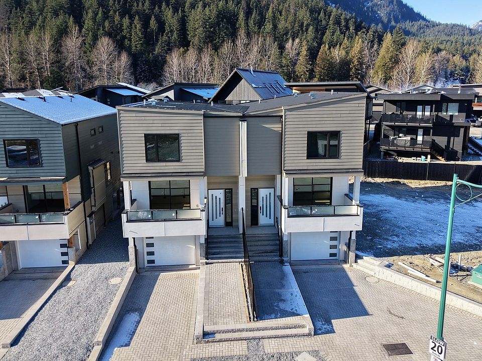 1st image of 1002 Phare Cres