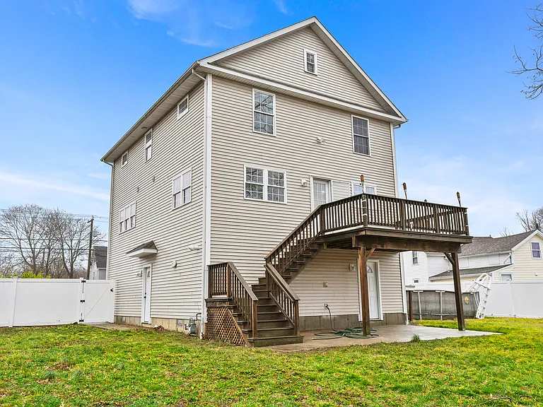 1180 Main St — Photo 3