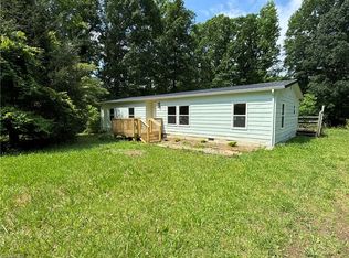 121 Austine Ln, Advance, NC 27006