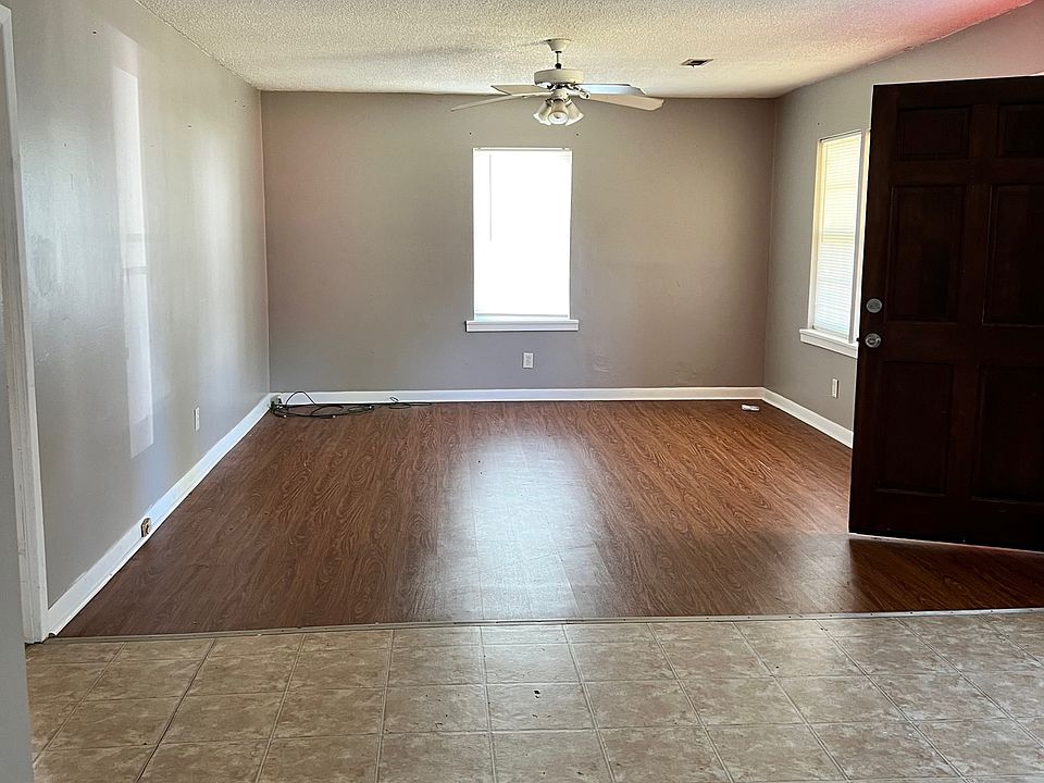 2nd image of 1335 Lee Ave