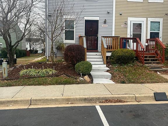 2nd image of 3055 Shepperton Ter