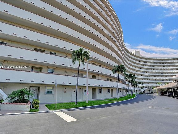2nd image of 1523 E Hillsboro Blvd APT 837