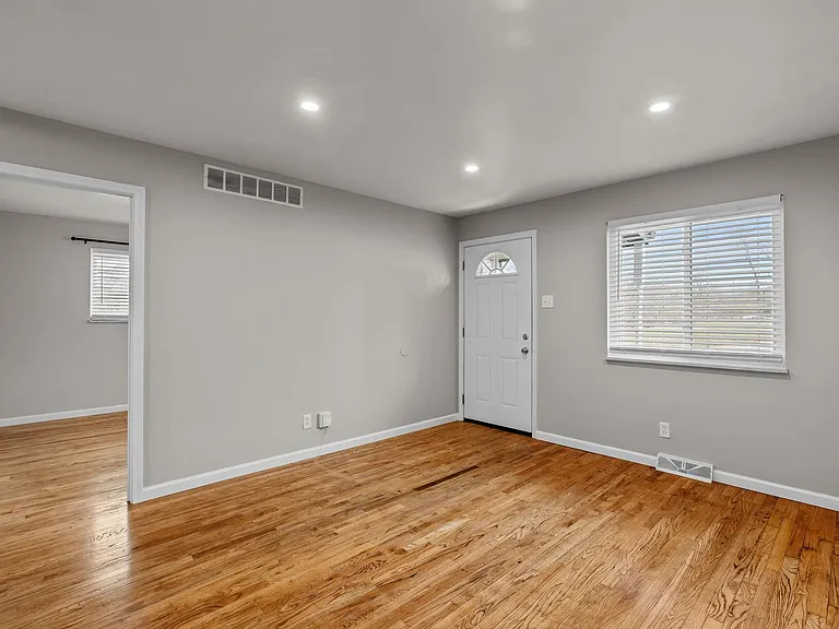 945 Ohlman Ave — Photo 19