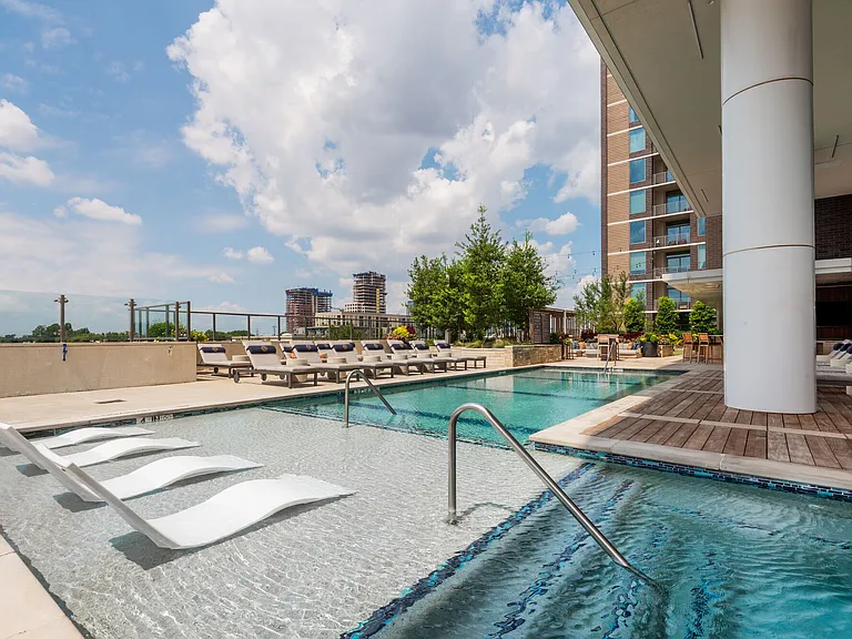 Nove at Knox — Photo 10