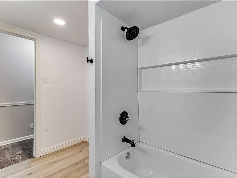720 N Stratford Ln — Photo 40