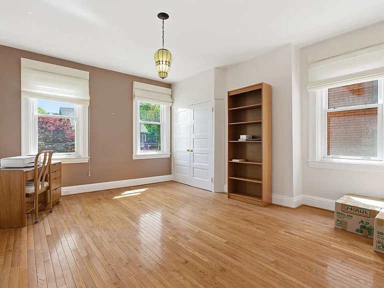 1524 Murray Ave — Photo 32