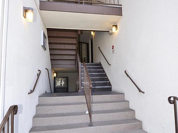 2nd image of 615 Center St APT 203