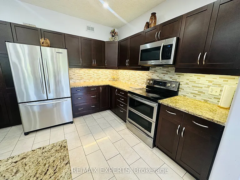87 Newcastle Dr W — Photo 8