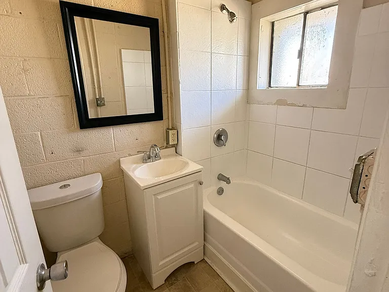 1119-1 Gurley St — Photo 7